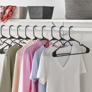 18pk Plastic Hangers Black